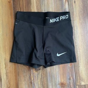 Nike pro shorts size small